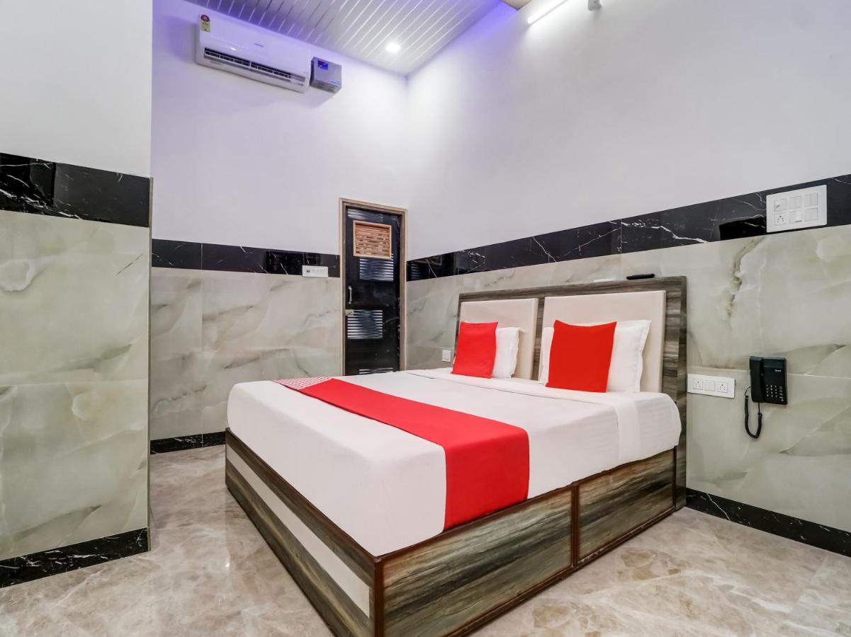 Oyo Flagship 83121 Hotel Rose Vip Saharanpur Εξωτερικό φωτογραφία